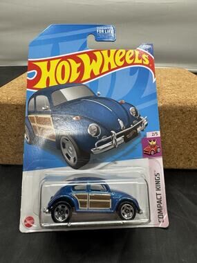 Hot Wheels 2022 Volkswagen Beetle Blue Woodie Compact Kings 42/250 1:64 VW 2/5